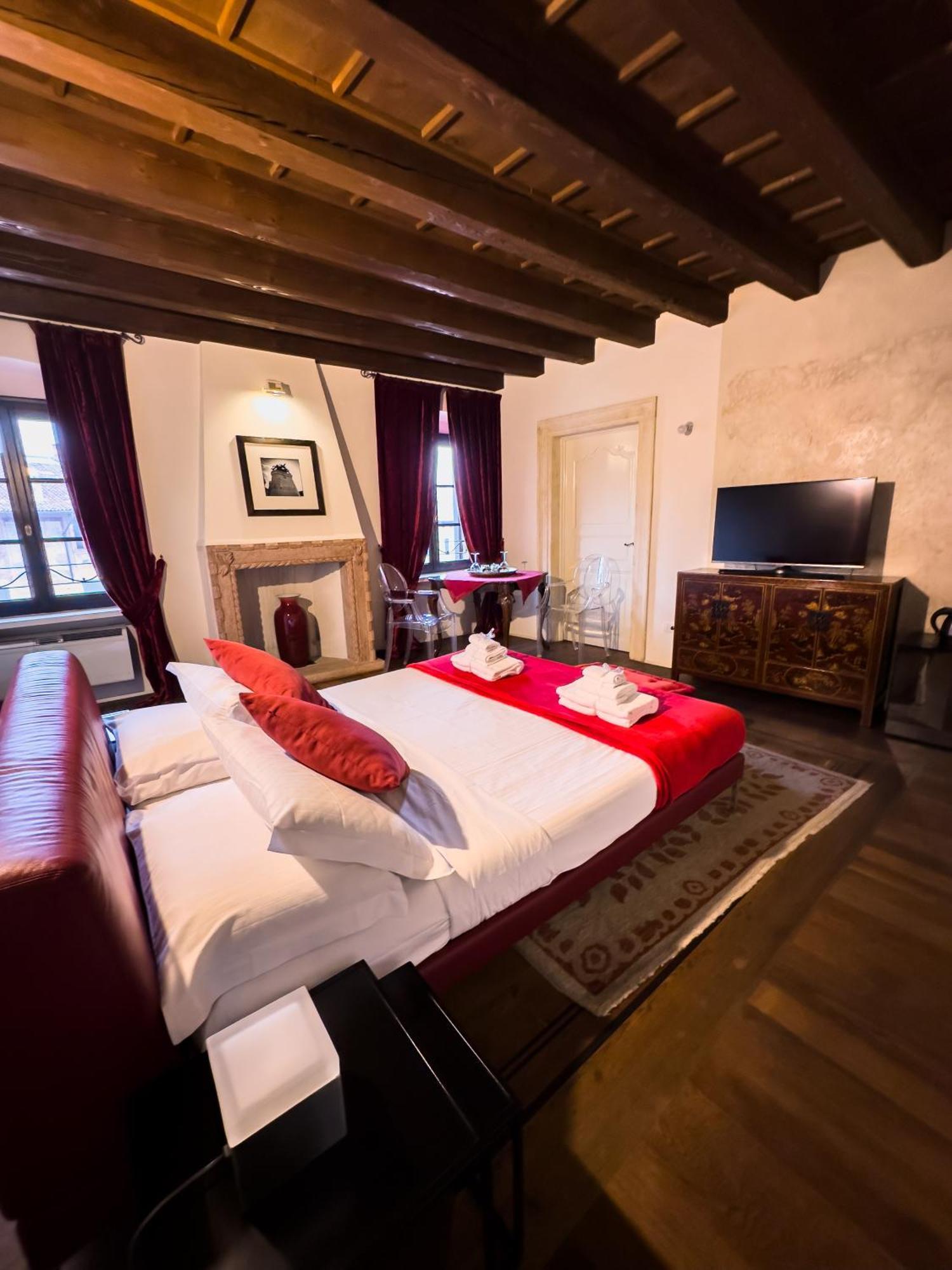 Truly Verona - Delle Erbe Suites Exteriör bild