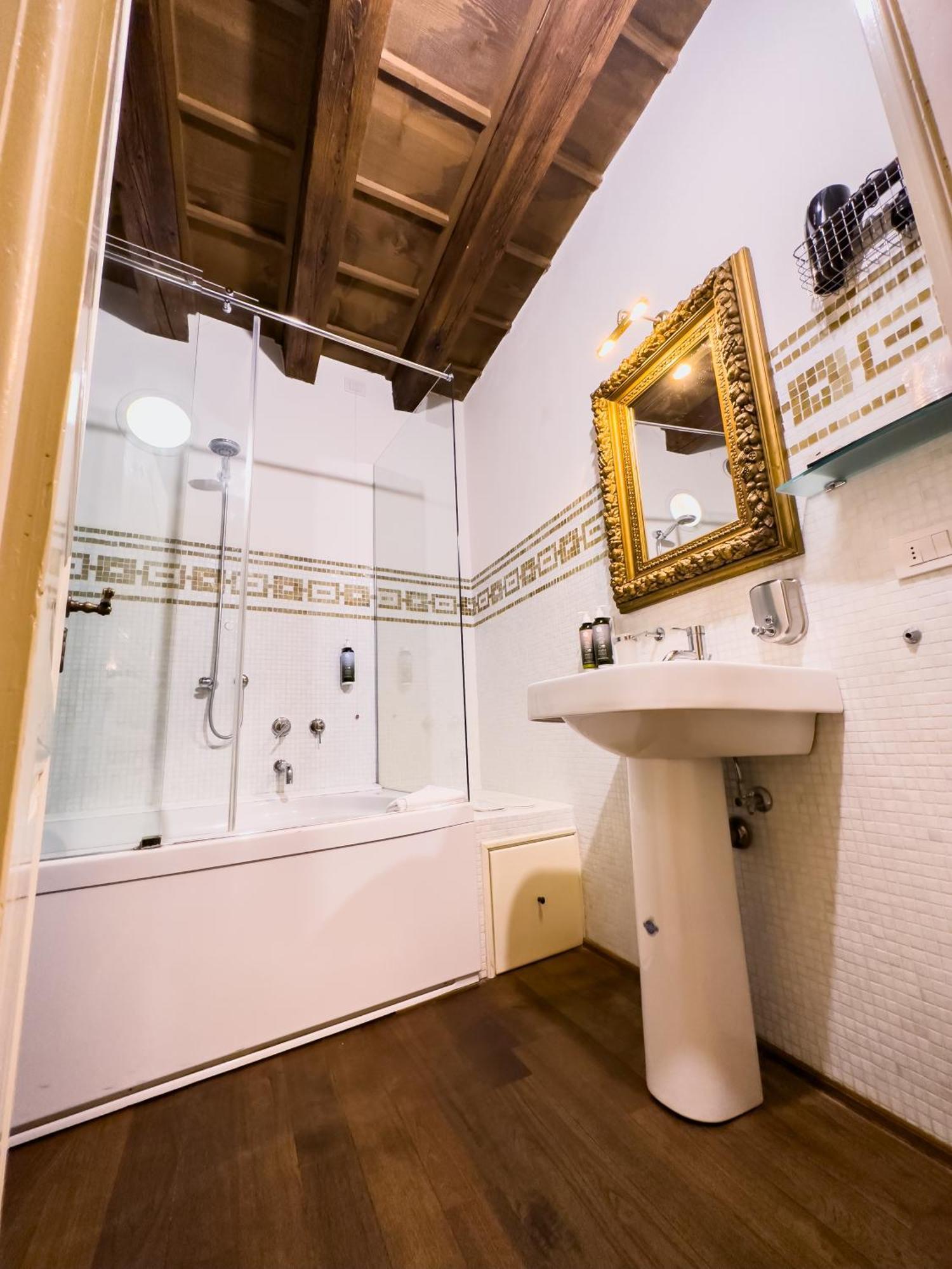 Truly Verona - Delle Erbe Suites Exteriör bild