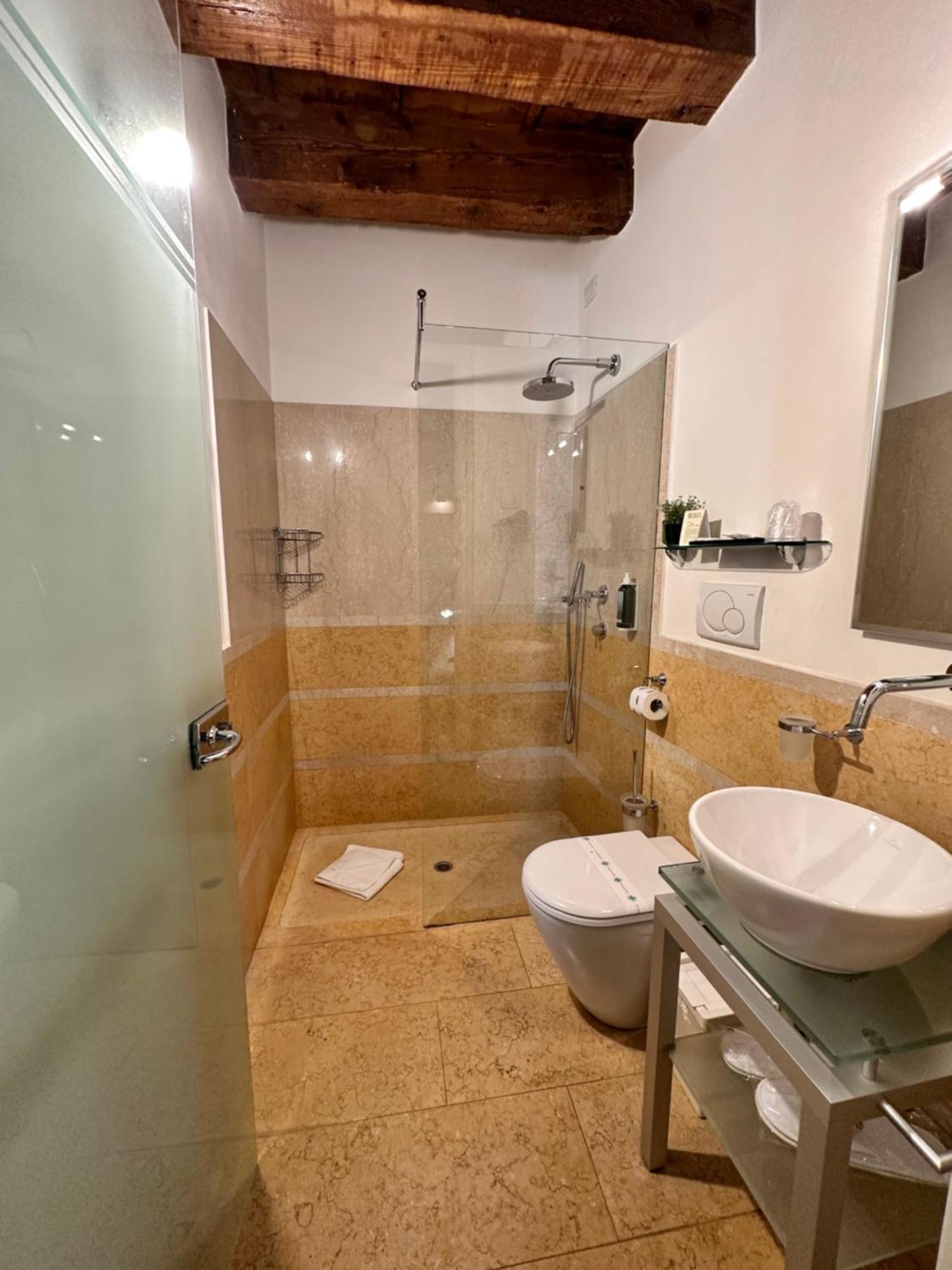 Truly Verona - Delle Erbe Suites Exteriör bild