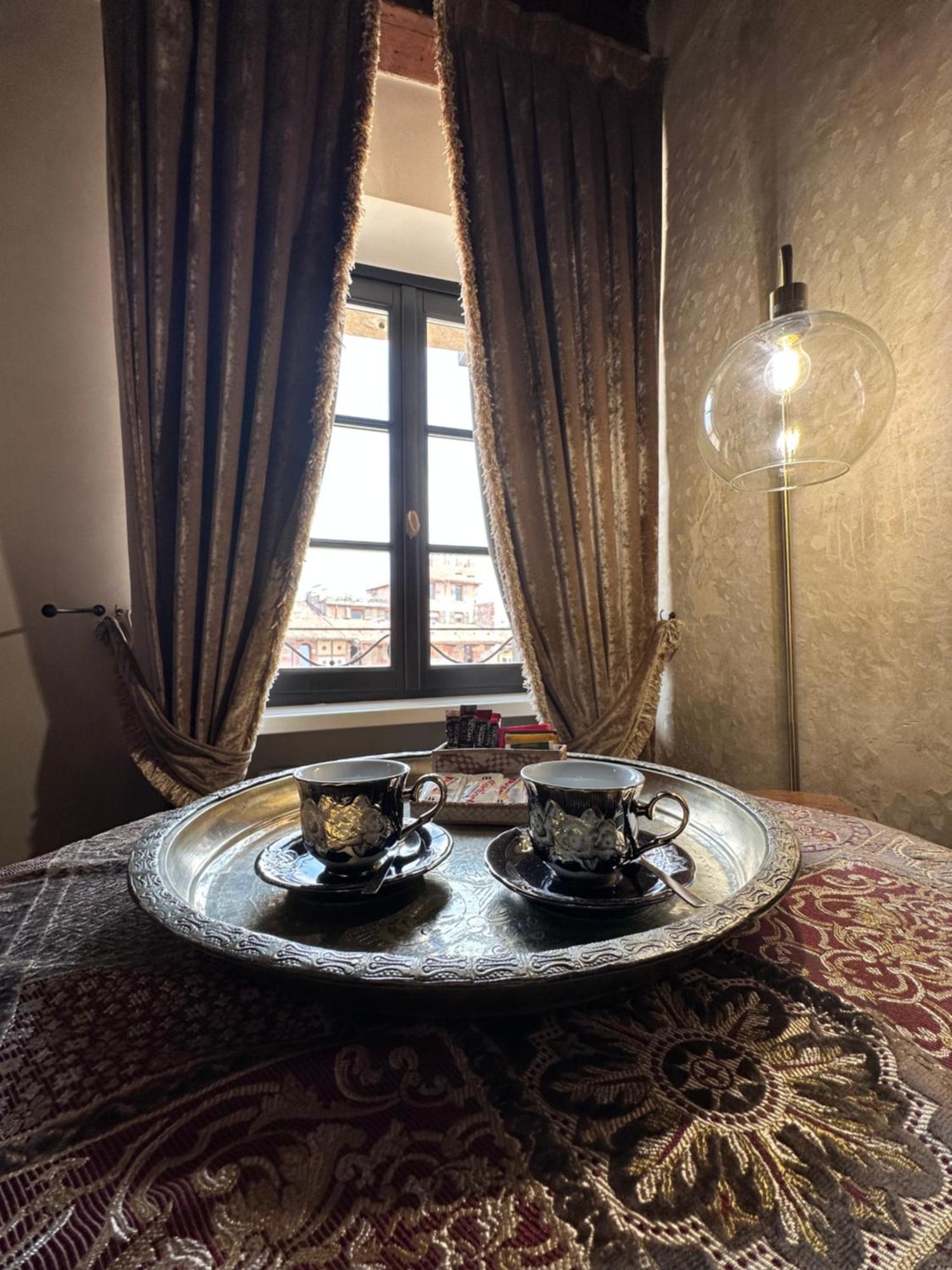 Truly Verona - Delle Erbe Suites Exteriör bild