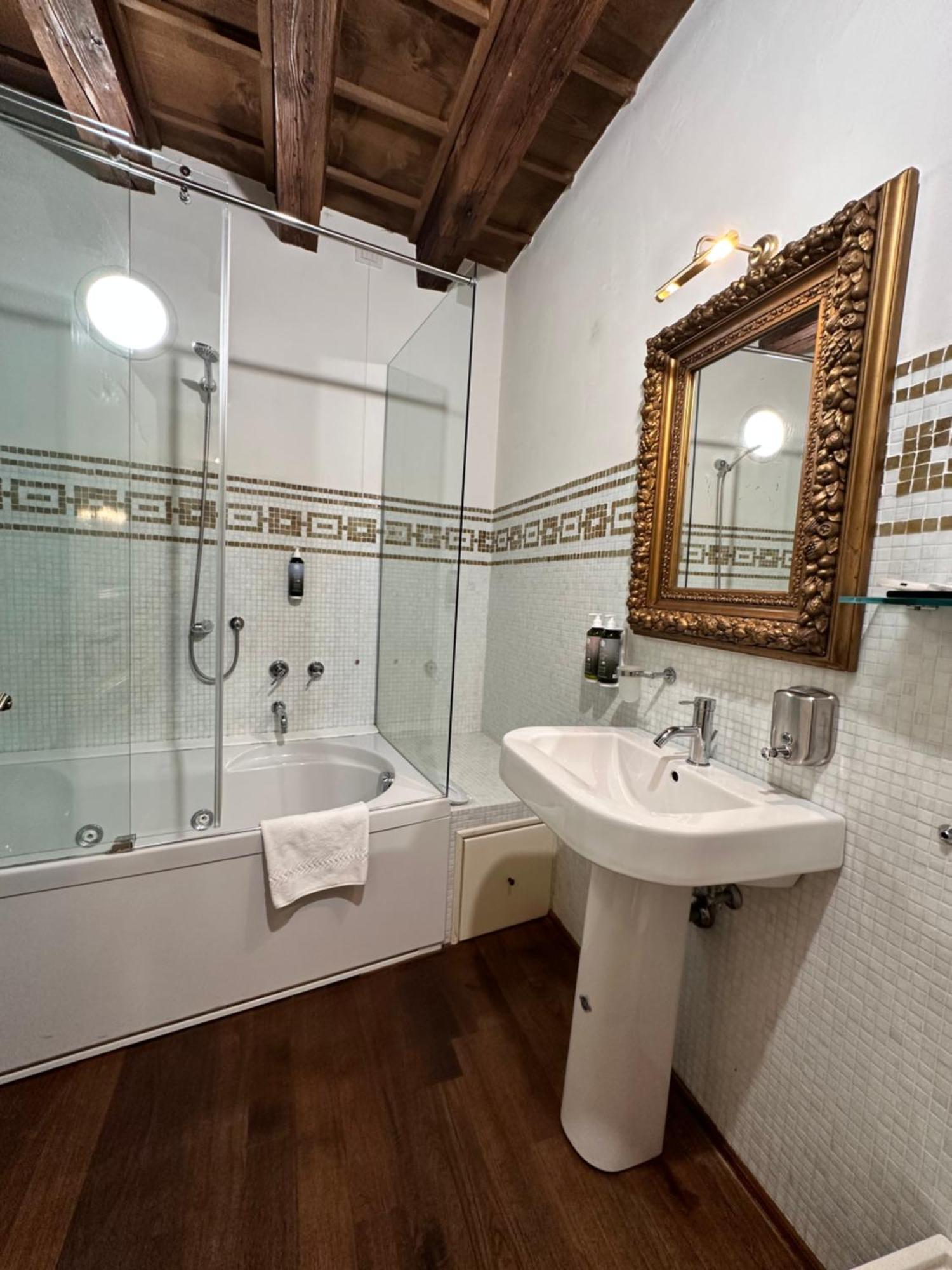 Truly Verona - Delle Erbe Suites Exteriör bild