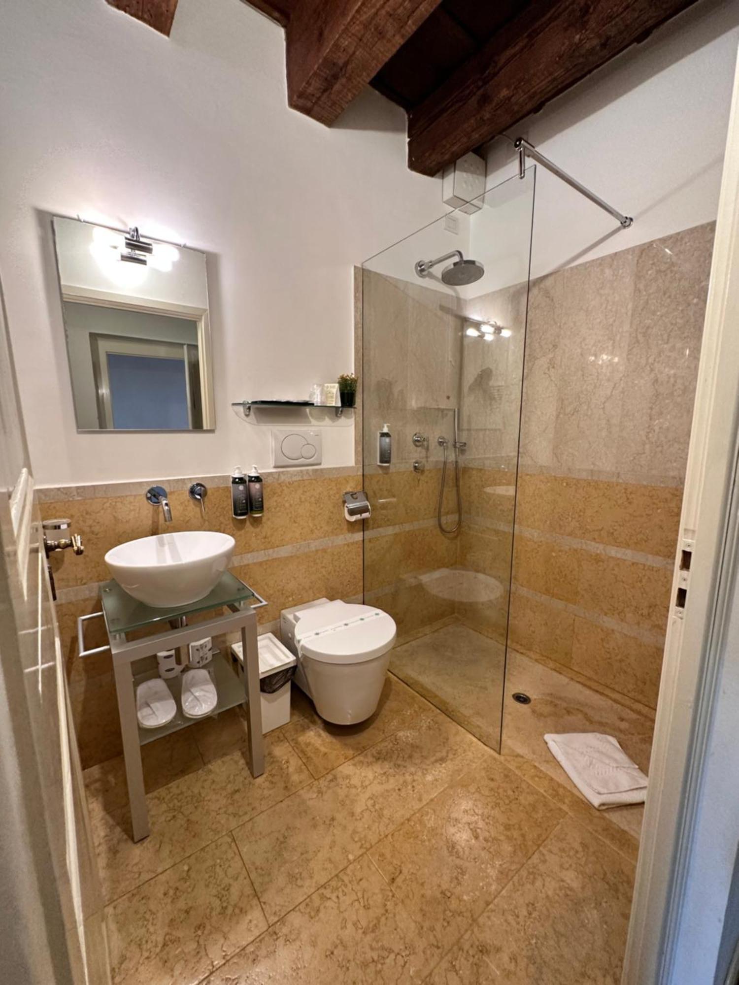 Truly Verona - Delle Erbe Suites Exteriör bild