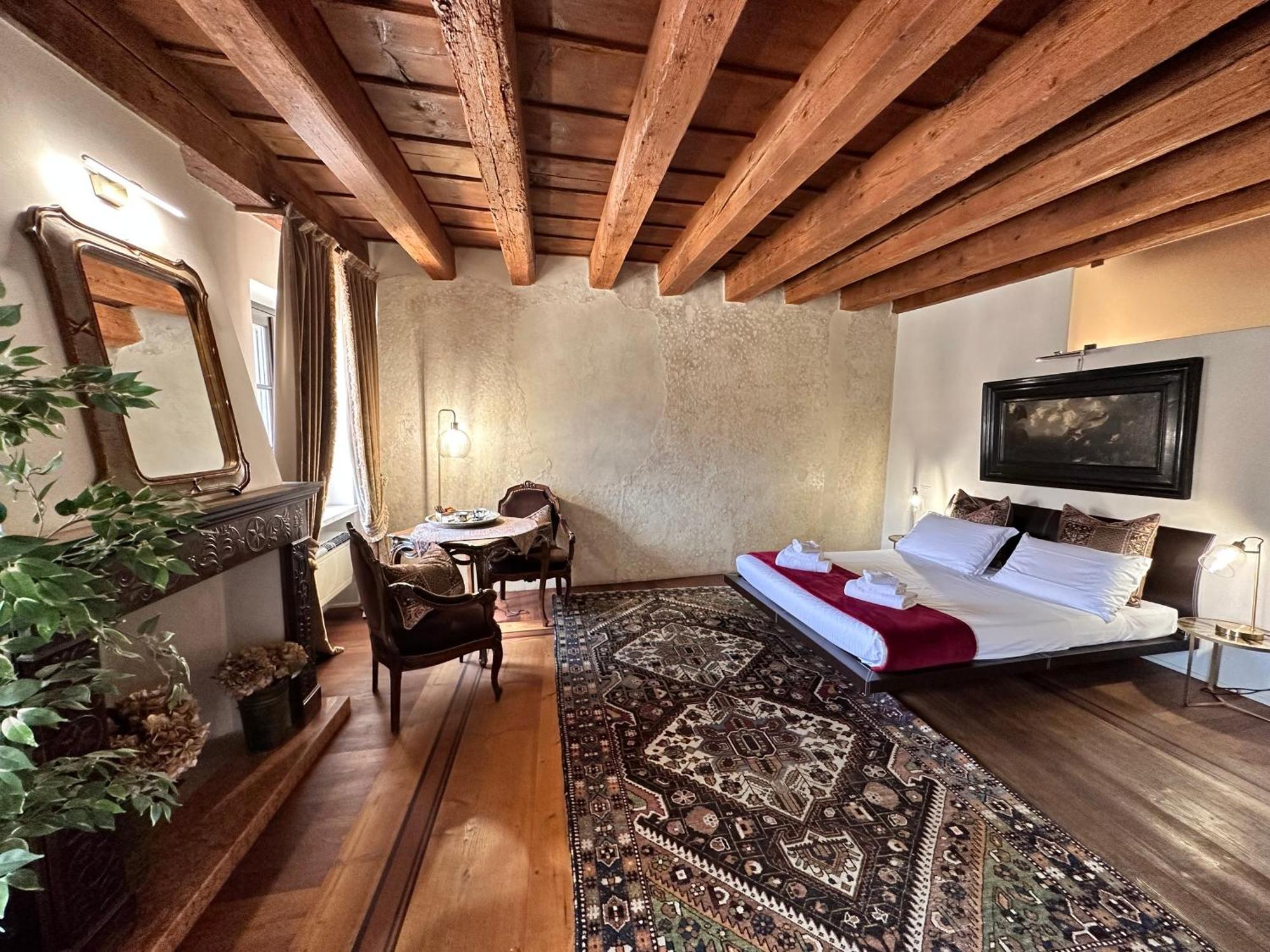 Truly Verona - Delle Erbe Suites Exteriör bild